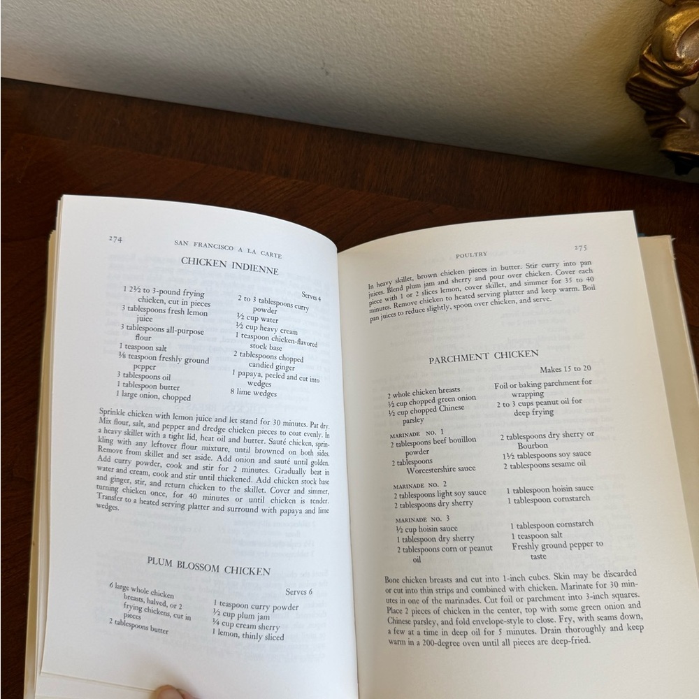 Vintage San Francisco hardcover à la Carte Cookbook - Picture 6 of 8